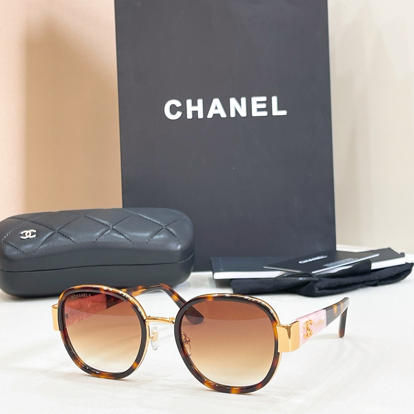 CHANEL Sunglasses-A72089